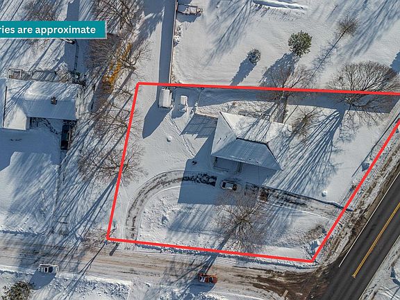 2nd image of 68 Meadowbank Rd