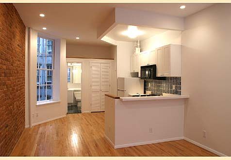 3rd image of 326 E 81st St APT 2RW