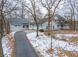 S7680 High Point Dr, Merrimac, WI 53561