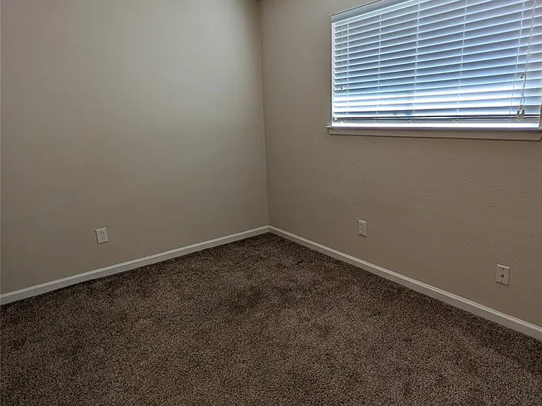 10710 Ambergate Dr — Photo 13