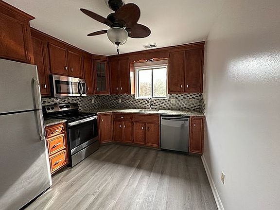 Kitchen Pic 2
