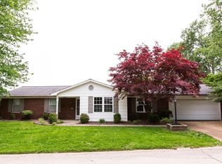 2304 Wendy Way Dr, Belleville, IL 62221