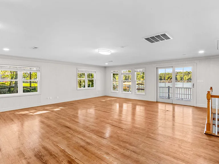 118 Revere Dr — Photo 9