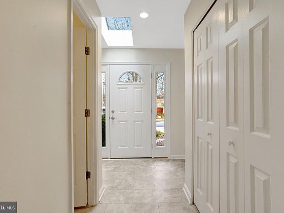 4th image of 8816 Victoria Rd