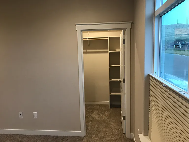 2335 Bellaview Ave — Photo 10