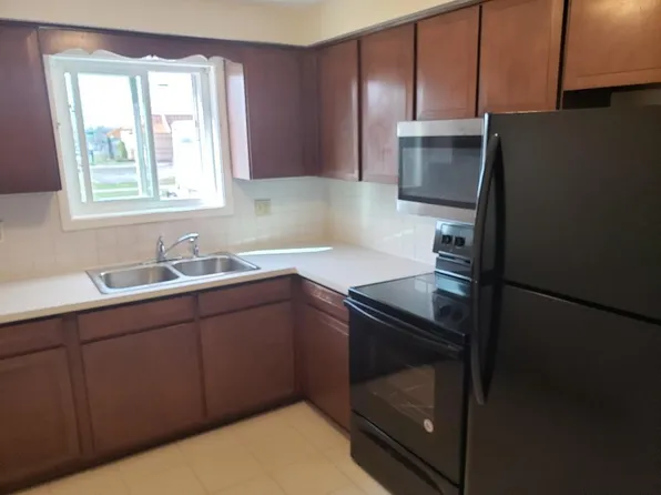 320 Meadow Dr APT 3, North Tonawanda, NY 14120