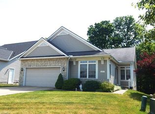 10417 E Ravine View Ct, North Royalton, OH