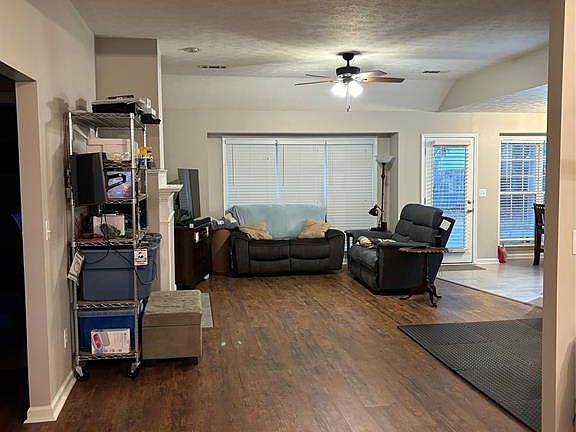 3rd image of 1136 Hallwood Lanemontgomery