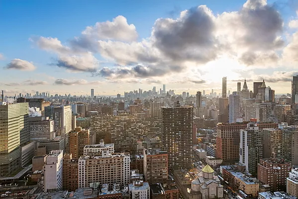 Rented by R New York | media 24