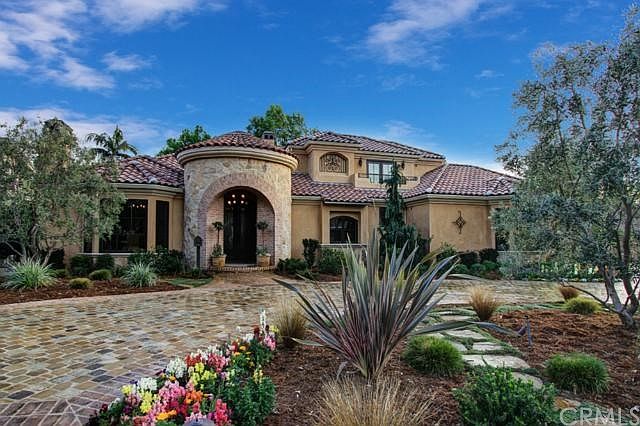 1st image of 2202 Country Club Dr