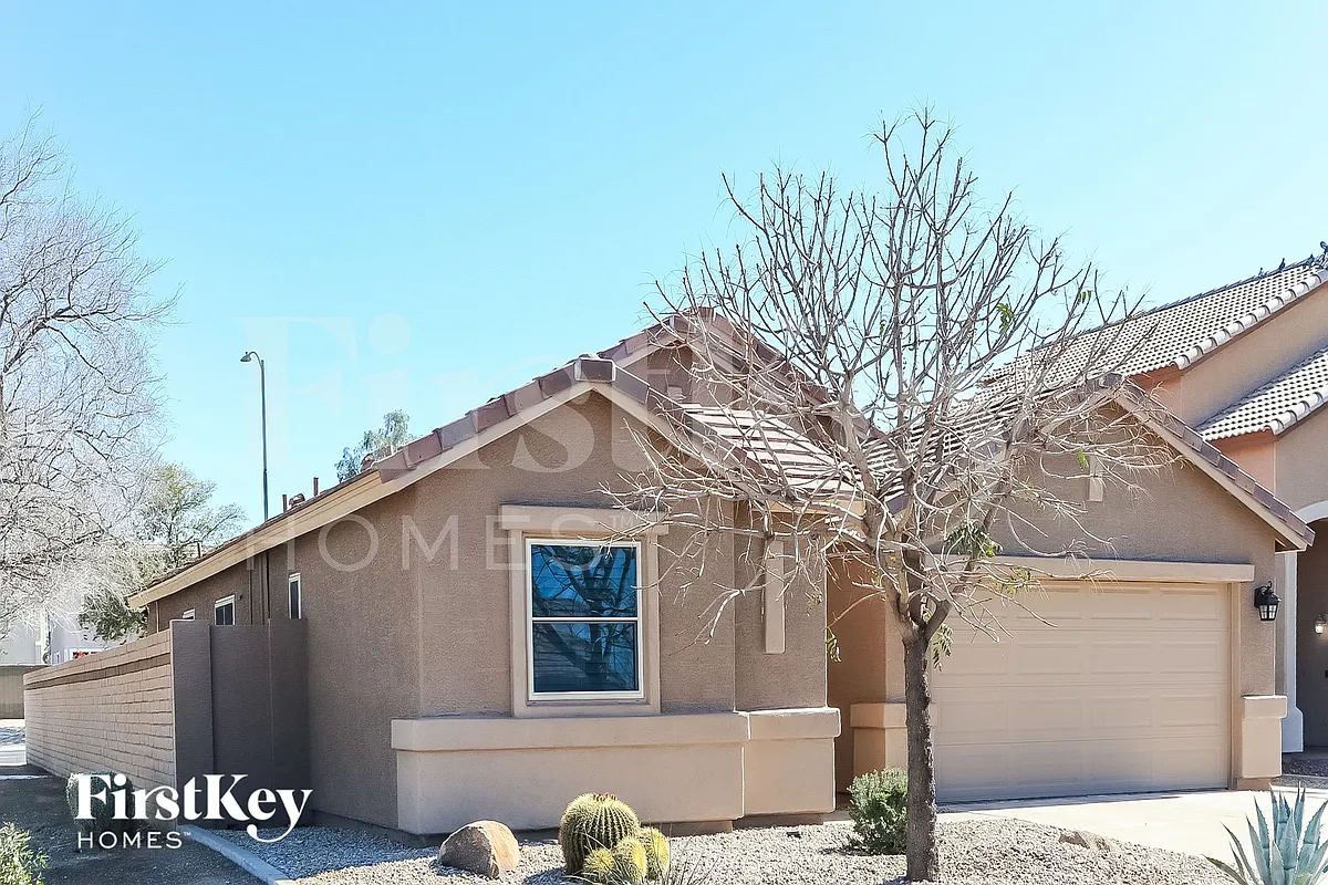 Building Photo - 7015 S 43rd Dr