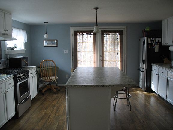 New island in kitchen