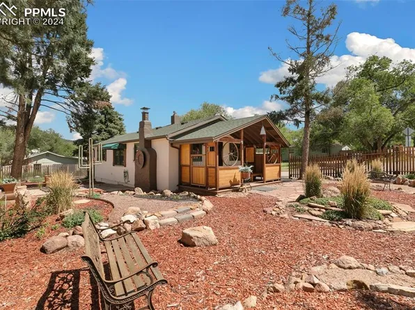 107 Crystal Park Rd, Manitou Springs, CO 80829