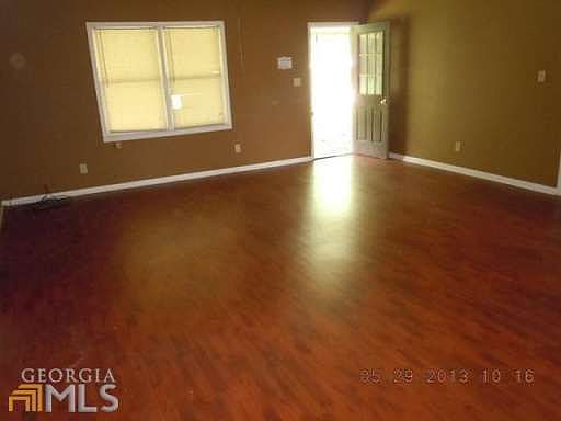 2nd image of 384 Sandefur Rd