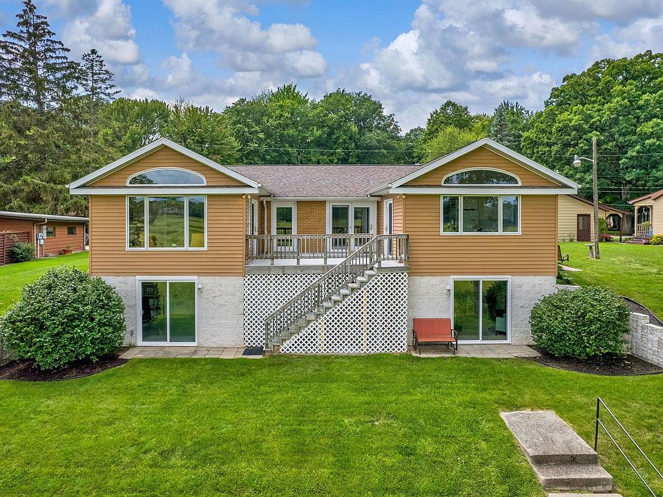 1st image of 3298 N Lakeside Dr