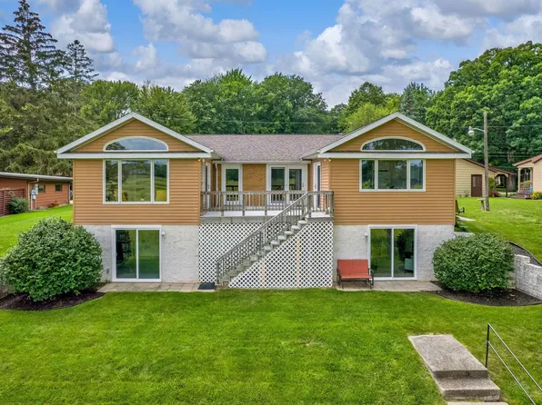 3298 N Lakeside Dr, Sanford, MI 48657