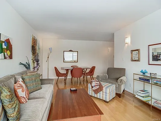 Sold by Robert E. Hill  | media 28