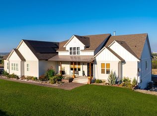 2905 Mount Adams View Dr, West Richland, WA 99353