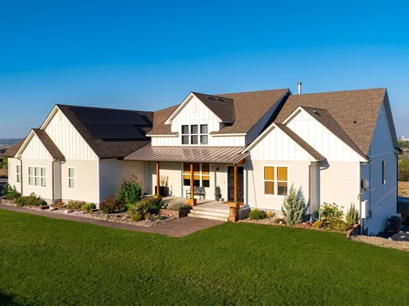 2905 Mount Adams View Dr, West Richland, WA 99353