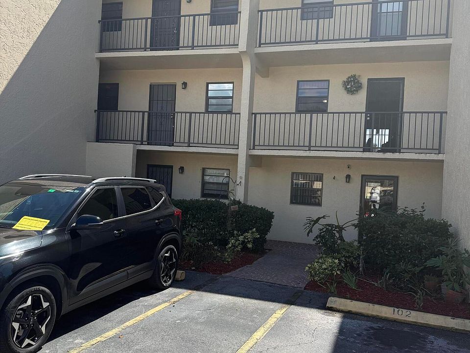 1st image of 2025 Oleander Boulevard #105