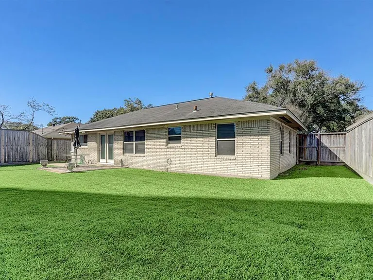 1915 Ansbury Dr — Photo 12