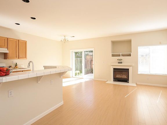 3rd image of 3706 Seine Ct