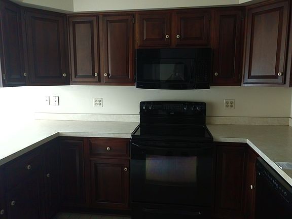 4th image of 1175 S Washington St Unit 8