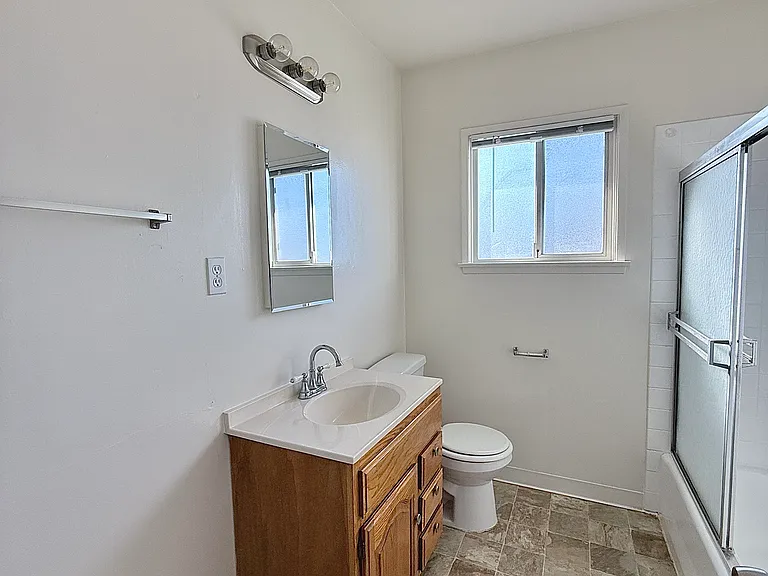 8429 Glenoaks Blvd #4 — Photo 19
