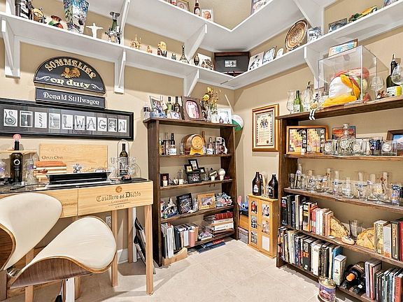 5th image of 3 Waterway Ct APT 2D