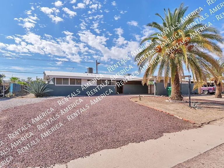 1311 W Wheatridge Dr — Photo 2