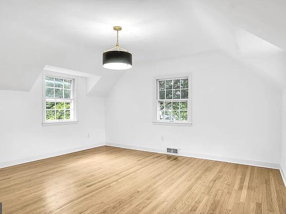 4th image of 2821 Rathton Rd
