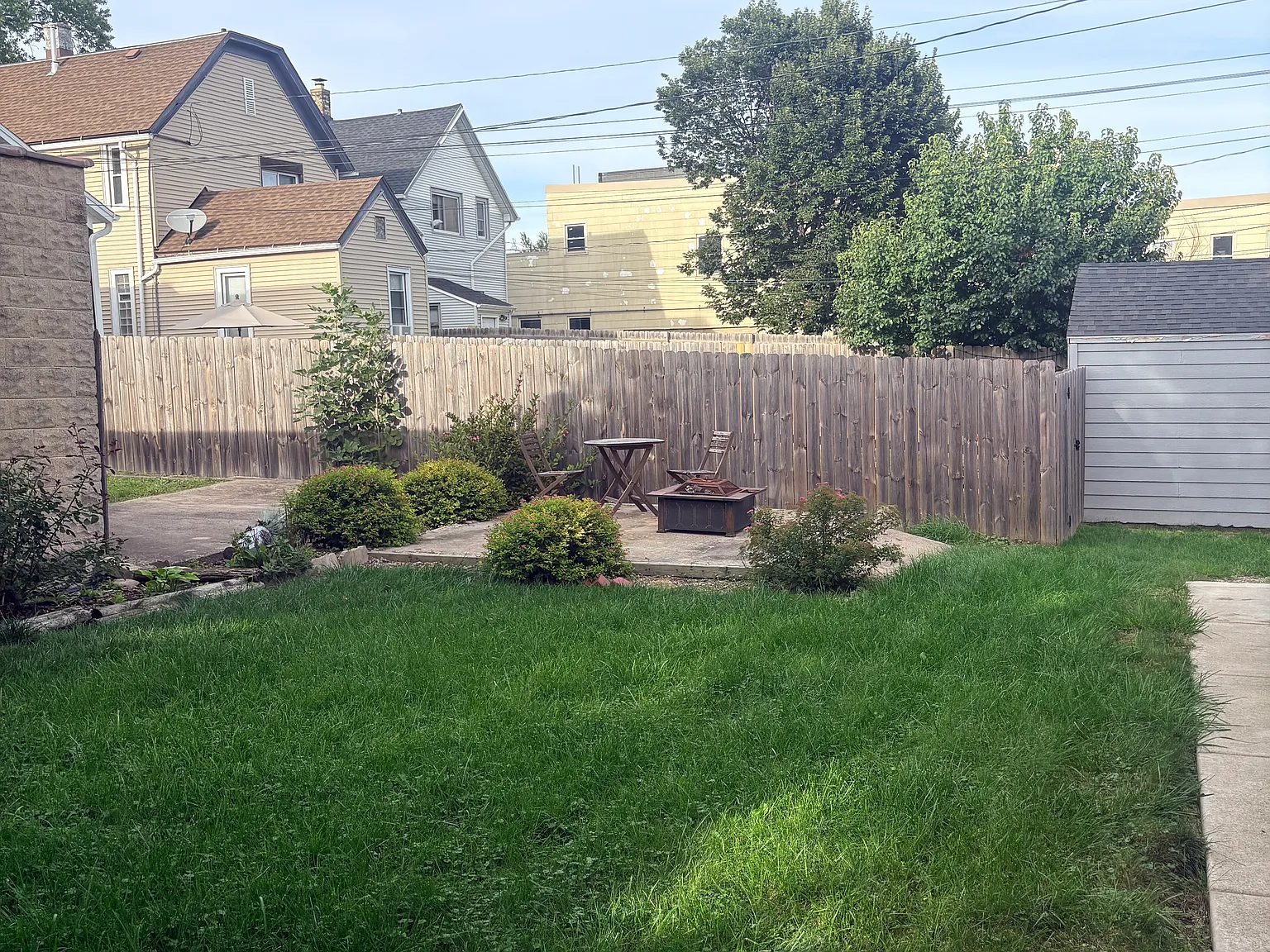 2 bed, 950 sqft, $1,375 — Photo 2