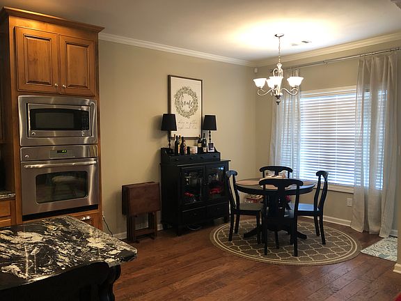 4th image of 429 Camille Ln