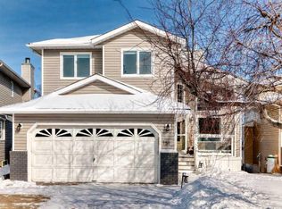 151 SW Macewan Park Cir NW, Calgary, AB T3K 4A3