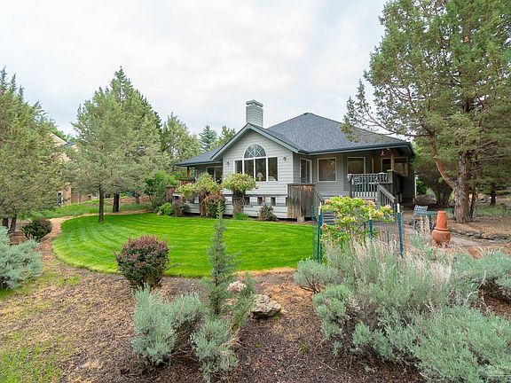3rd image of 729 Golden Pheasant Dr