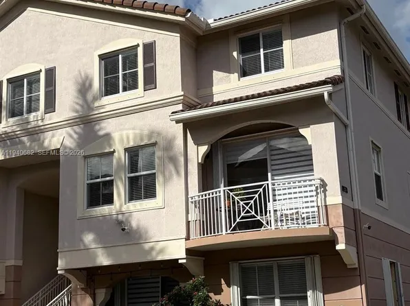 8930 W Flagler St APT 201, Miami, FL 33174