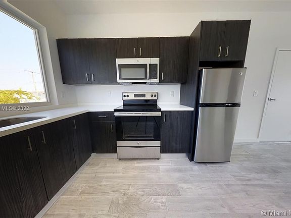 3rd image of 315 S Shore Dr APT 5