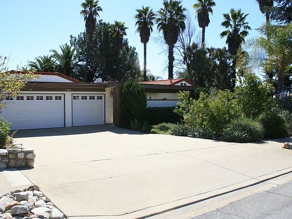 3rd image of 280 Armstrong Dr
