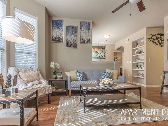 4th image of 1906 Westview Blvd #1102