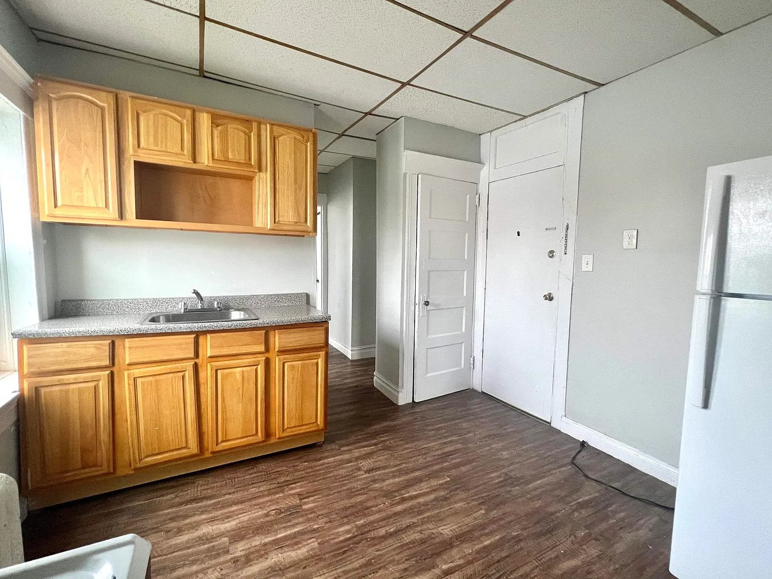 3 bed, 1.0 bath, $1,950 — Photo 3