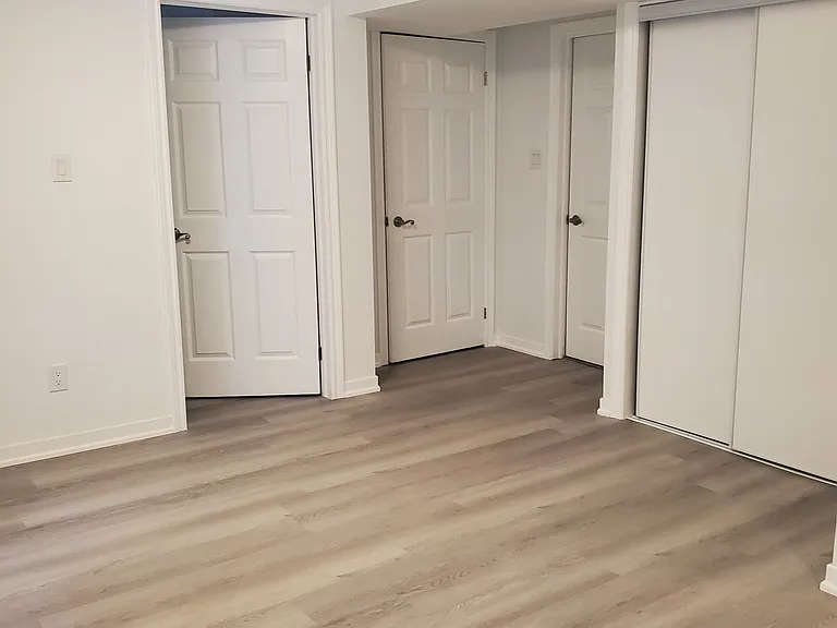 1118 Lambton Dr #BASEMENT — Photo 3