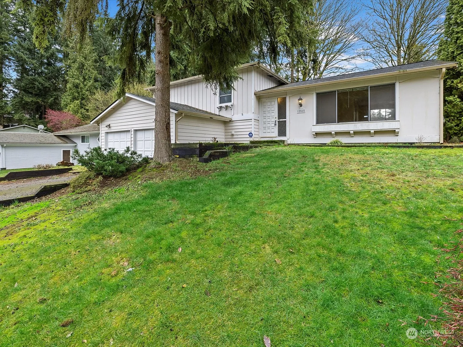 12515 NE 137th Place photo 1