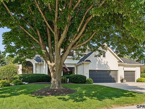4th image of 1907 S 182nd Cir