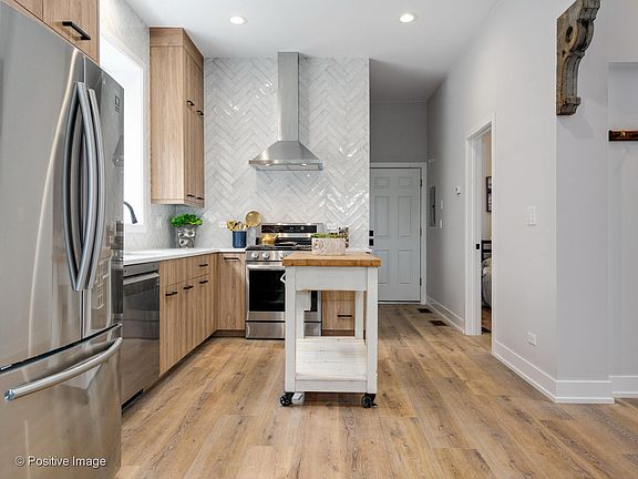 4th image of 2224 W Ohio St #1F