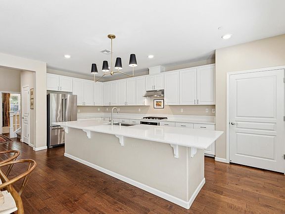 4th image of 5533 Kennedy Place