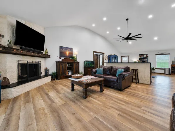 30906 Walnut Creek Rd, Magnolia, TX 77355