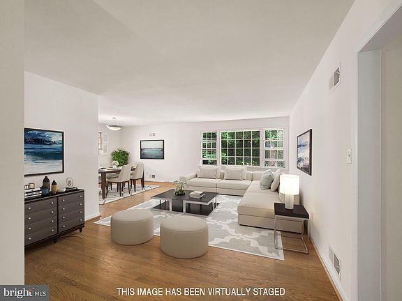 3rd image of 5407 Linden Ct