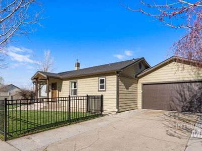 877 N 32nd St, Boise, ID, 83702
