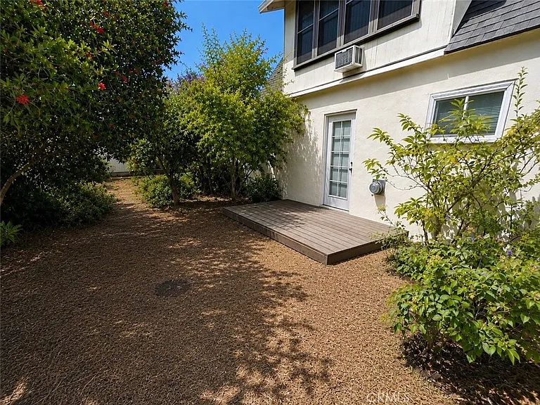 8331 Beverly Dr — Photo 11