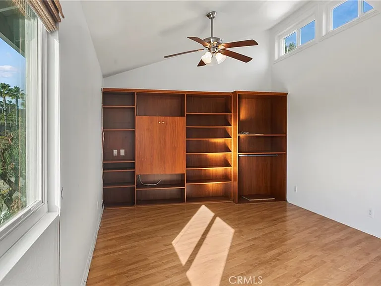 207 La Jolla Dr — Photo 10